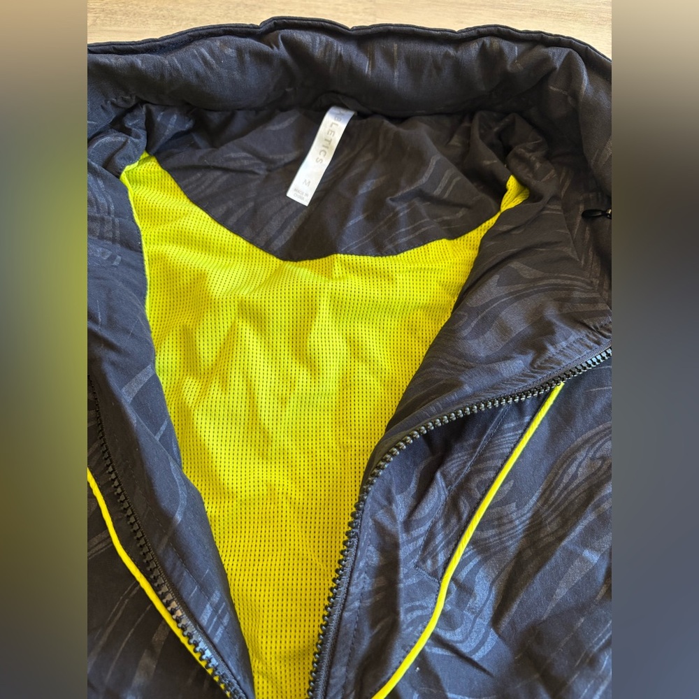 Fabletics Cropped Jacket - Picture 4 of 5